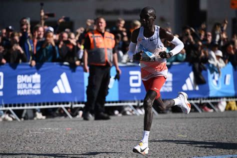 london marathon live stream.
